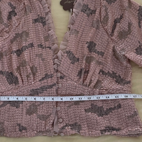 Anthropologie Girl sequined all over Top blush L party ocassion - Picture 9 of 13